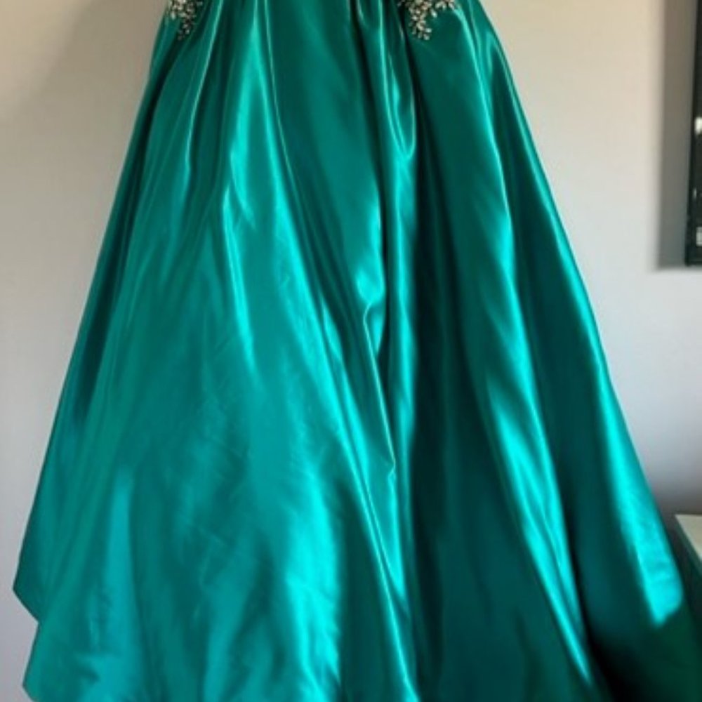 Beautiful Sherri Hill Prom Dress-Size 8 - Picture 2 of 5